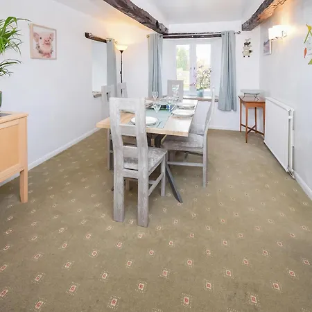 The Old בית נופש Beetham